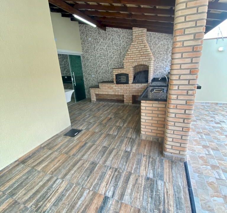 Imagem imóvel CASA COMPLETA COM PISCINA JAMAICA