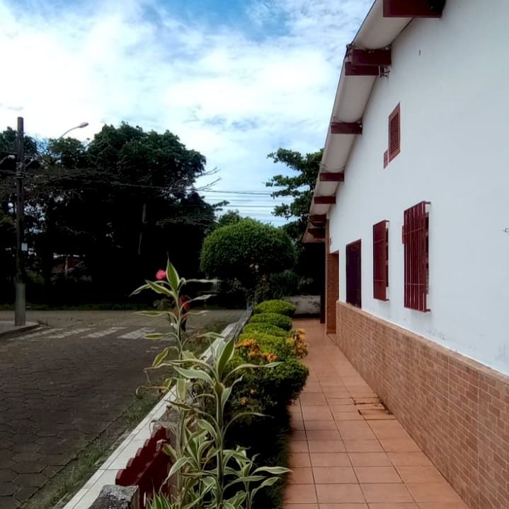 Imagem imóvel CASA DE ESQUINA MOBILIADA NO SUARÃO PERTO DA PRAIA