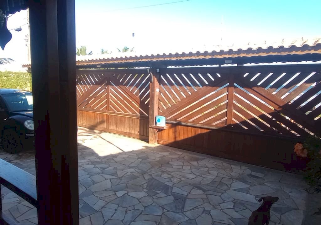 Imagem imóvel ESPETACULAR CASA DE MADEIRA DE FRENTE À PRAIA C/ PISCINA