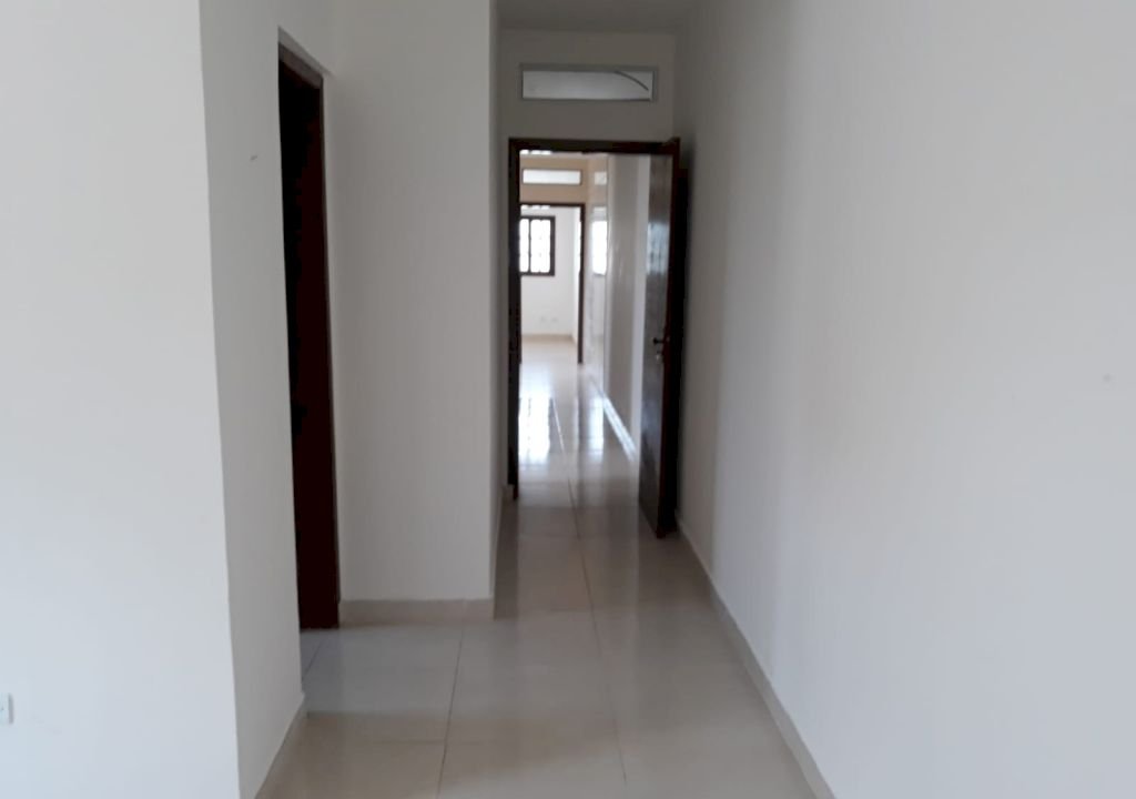 Imagem imóvel EXCELENTE CASA GEMINADA A VENDA NO SAVOY