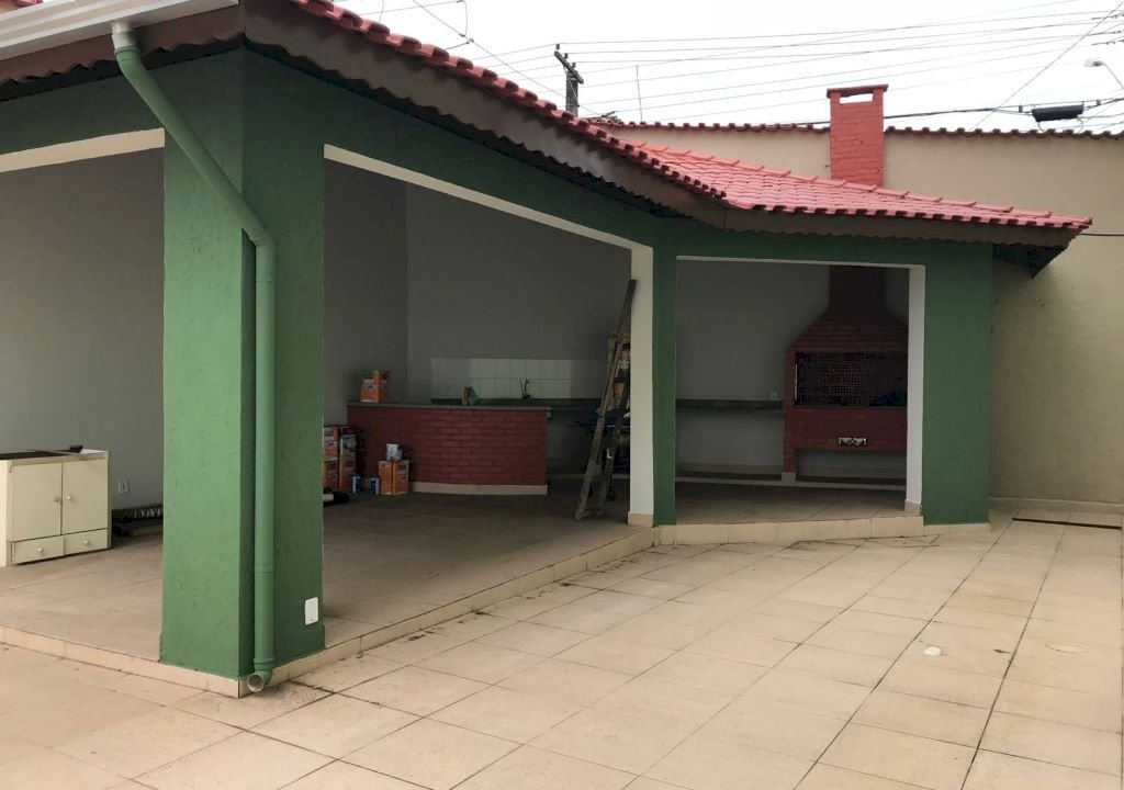 Imagem imóvel EXCELENTE SOBRADO COM PISCINA NO MOSTEIRO/CENTRO
