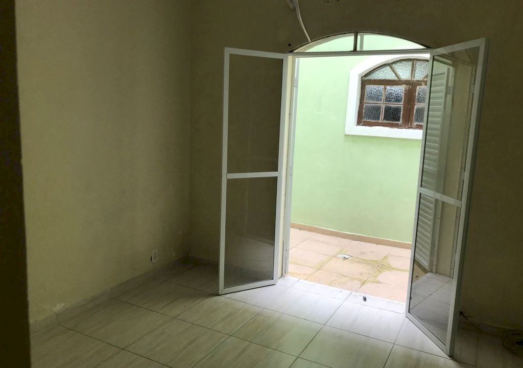 Imagem imóvel EXCELENTE SOBRADO COM PISCINA NO MOSTEIRO/CENTRO