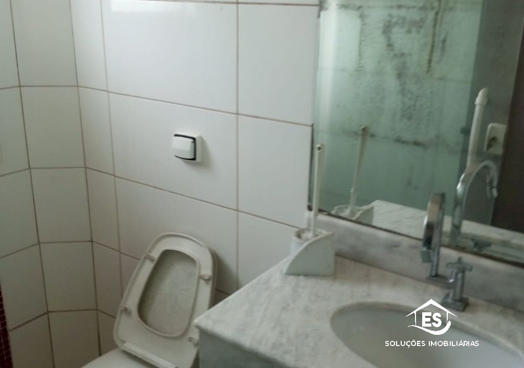Imagem imóvel sobrado e galpão Suarão