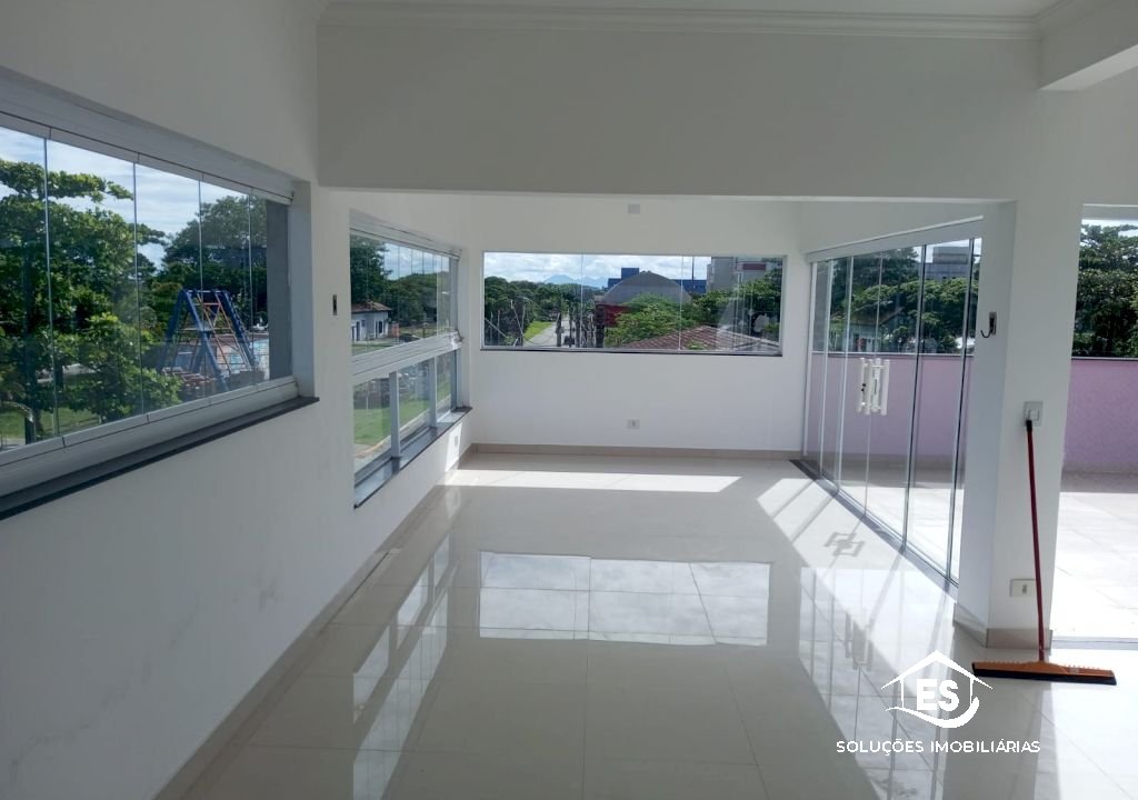 Imagem imóvel sobrado e galpão Suarão